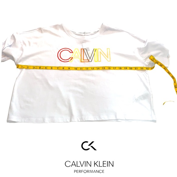 Calvin Klein Performance cropped tee. - Picture 6 of 9